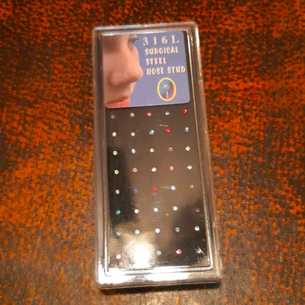 60 coloured nose stud